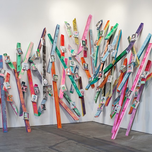 ArtCenter 동문 갤러리의 설치 작업 이미지